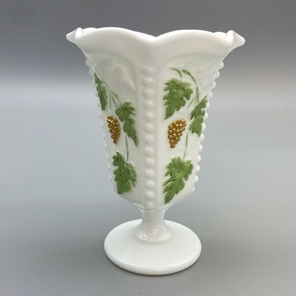 Westmorland Vintage Milk Glass Beaded Crimp Edge Grapevine Vase 1950s - Picture 5 of 11